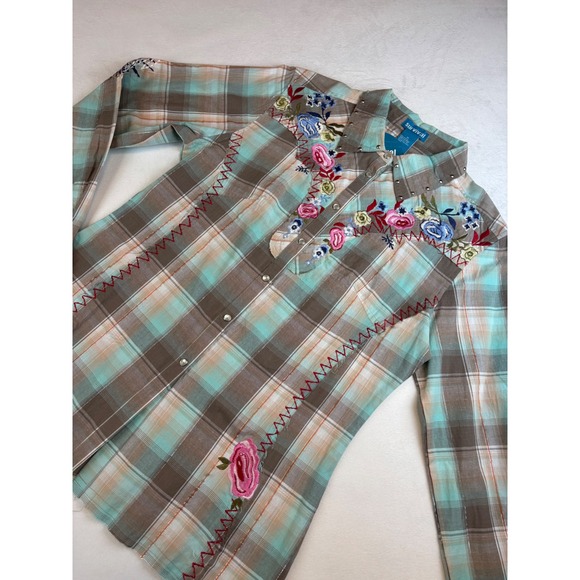 Survival Plaid Western Shirt Medium Embroidered Floral Studded Raw Hem  Boho New - Picture 1 of 9